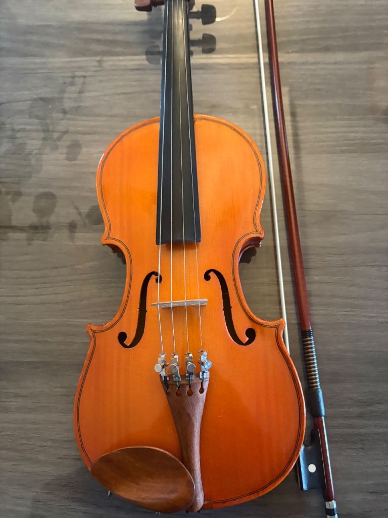 Beautiful Vintage 1/2 Size Stentor 1 Violin Outfit