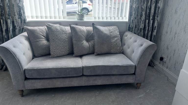 3 seater sofa + cuddle chair 