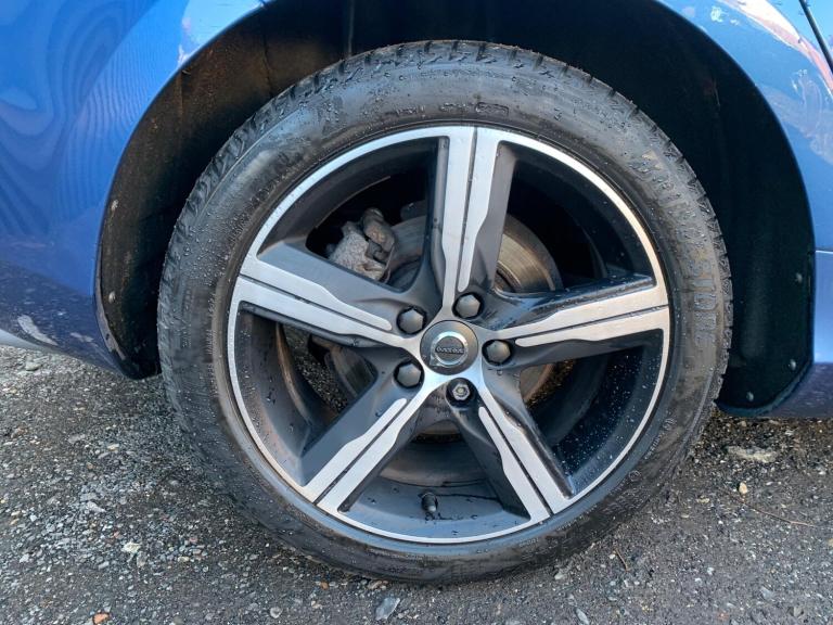 2016 Volvo V40 D2 [120] R DESIGN Nav Plus 5dr HATCHBACK DIESEL Manual