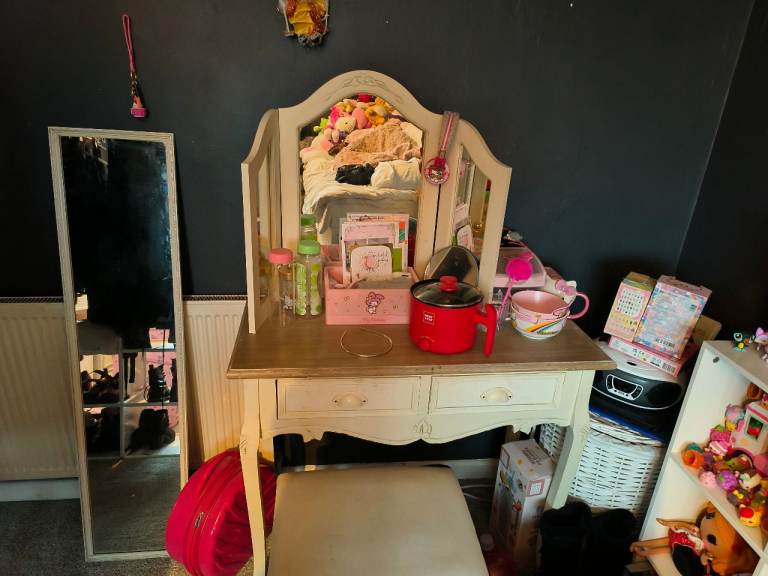 Vintage Bedroom furniture 