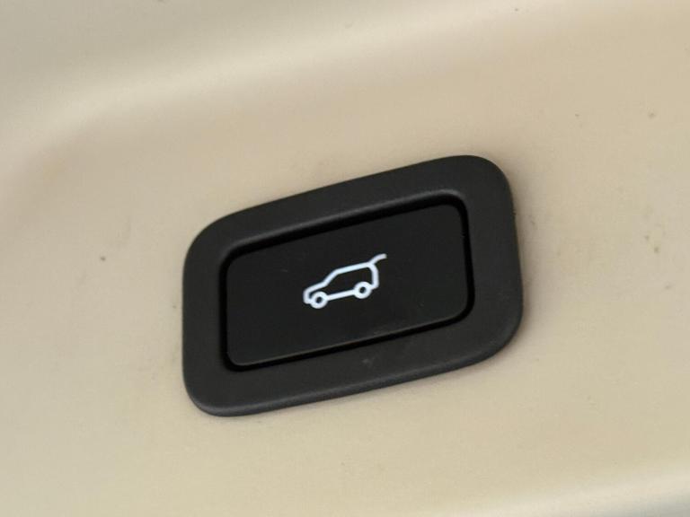 2015 Land Rover Range Rover 4.4 SDV8 Autobiography 4dr Auto ESTATE DIESEL Automatic