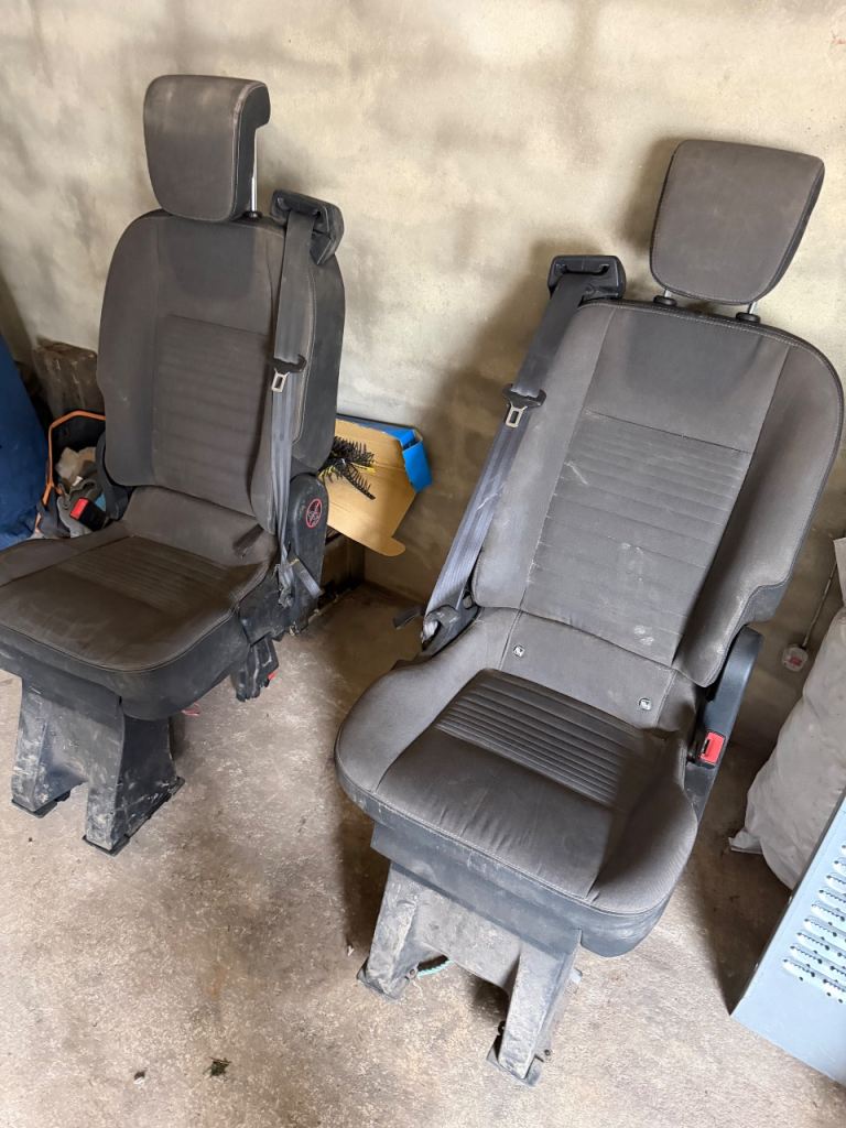 2 van seats 
