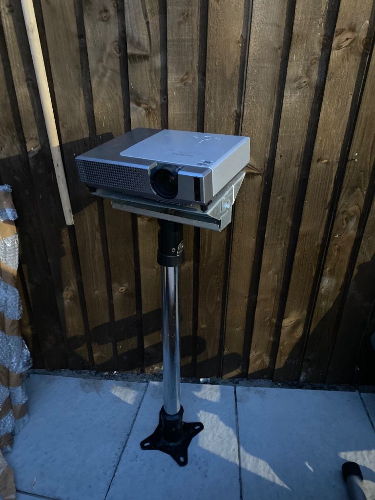 Hitachi CP-X340 Multimedia LCD Projector - Good Condition