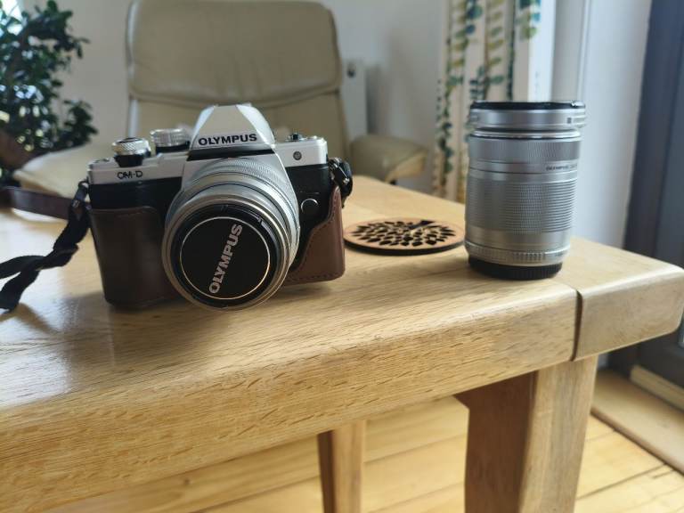Olympus OMD camera with two lenses 14-42 and 40-150 and Lowerpro bag
