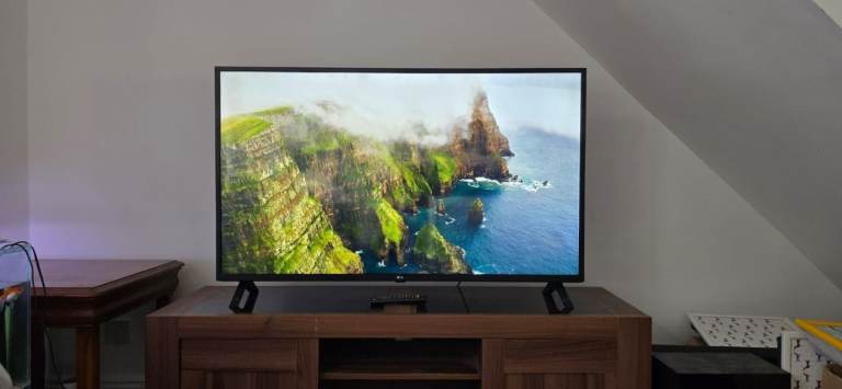 50 inch LG 4K UHD Smart Tv