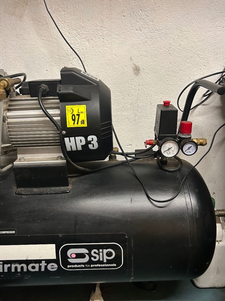 Air compressor 