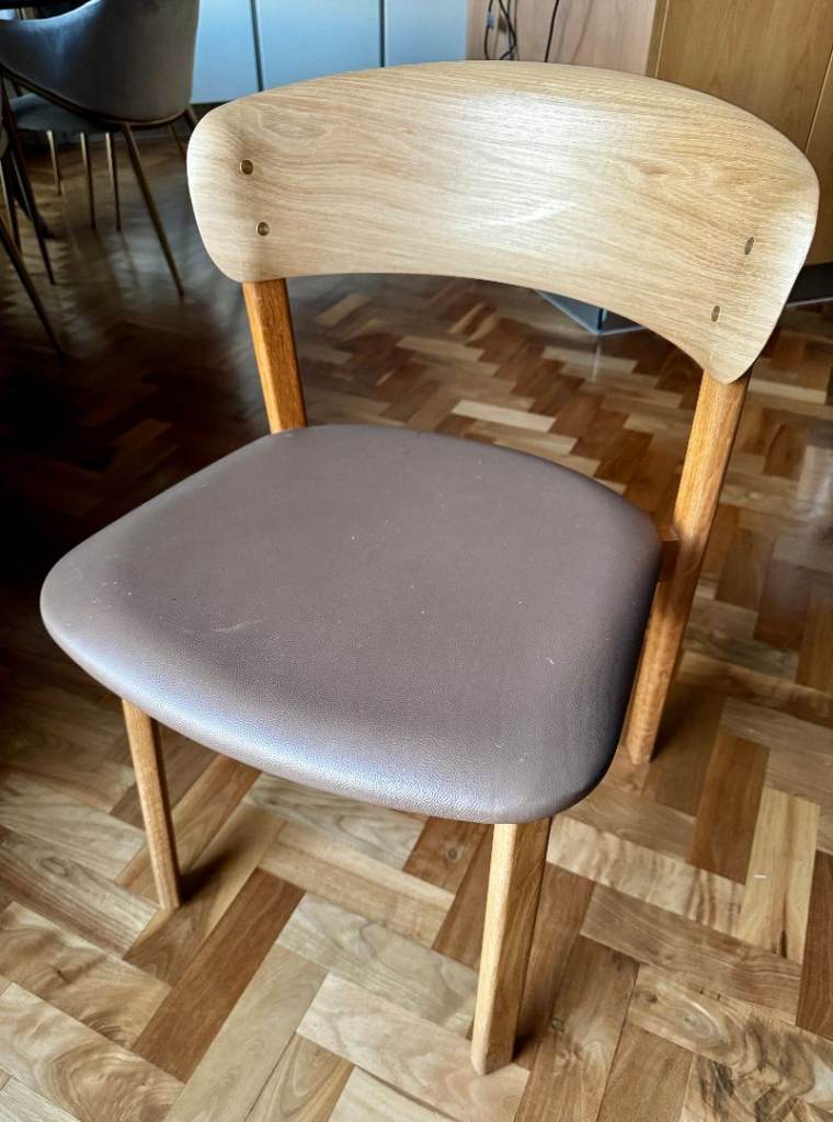 Set of 8 Wooden Dining Chairs – Ercol-Style Design - Reduced price