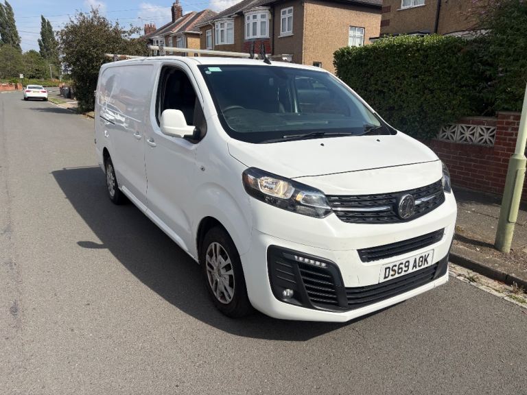 2019 VAUXHALL VIVARO SPORTIVE 1.5D 121K FSH T/BELT DONE *no vat*