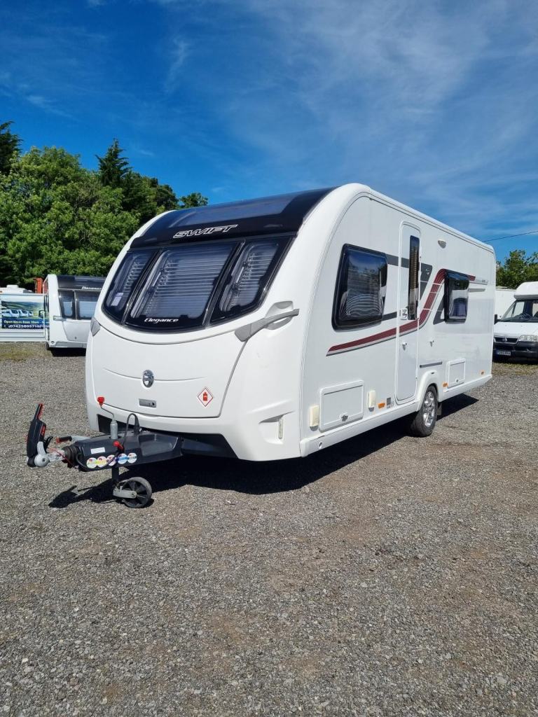 2016 SWIFT ELEGANCE 570 4 BERTH FIXED BED END WASHROOM