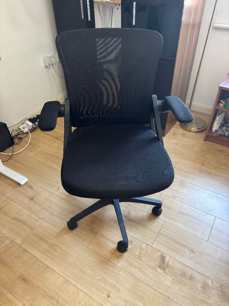Durrafy Office Chair Ergonomic, Desk Chair with 90° Flip-up Armrest Lumbar