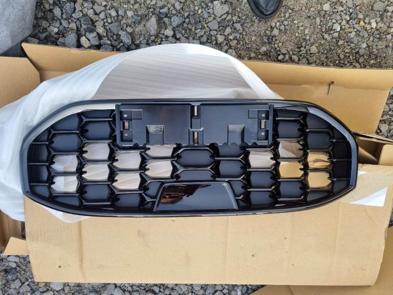 NEW Genuine Suzuki SWIFT 2024-On Front Grill Grille Black 71741-70T00-W9K