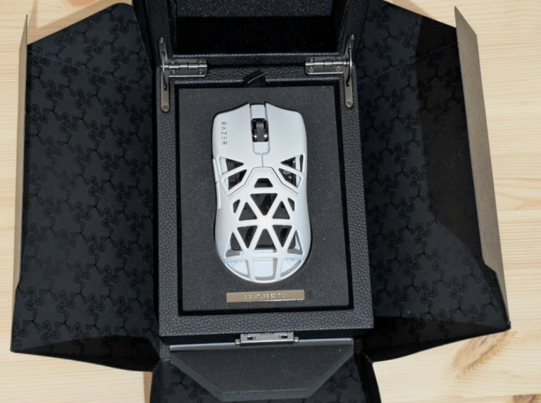 Razer Viper Mini Signature Edition Gaming Mouse White 