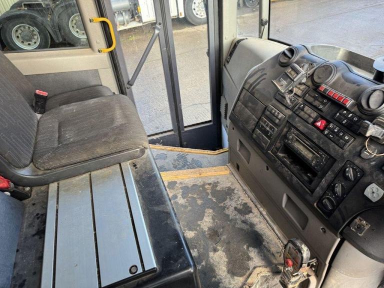 2018 MERCEDES ECONIC 1830 SKIP LOADER