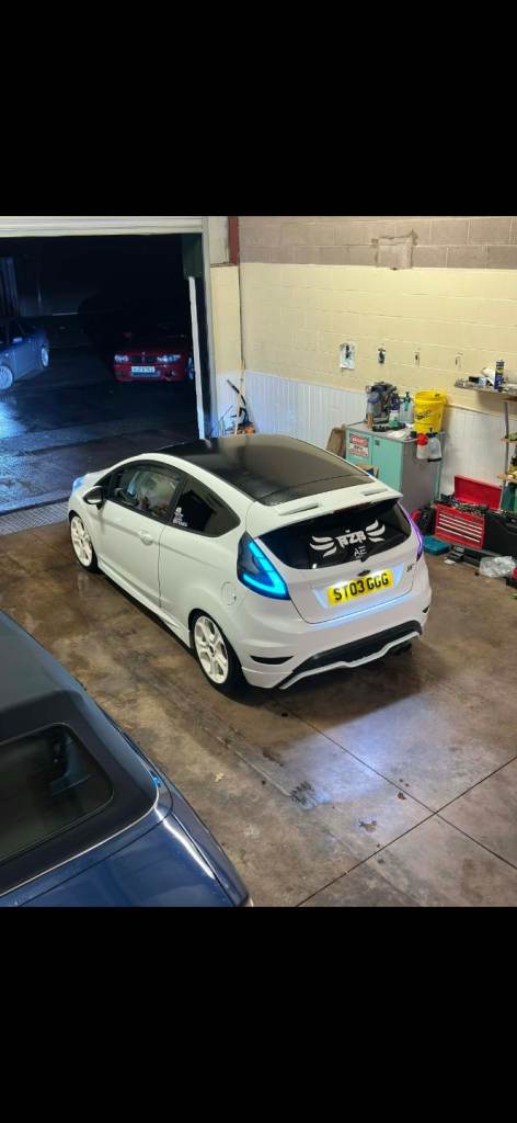 Ford, FIESTA, Hatchback, 2016, Manual, 1596 (cc), 3 doors