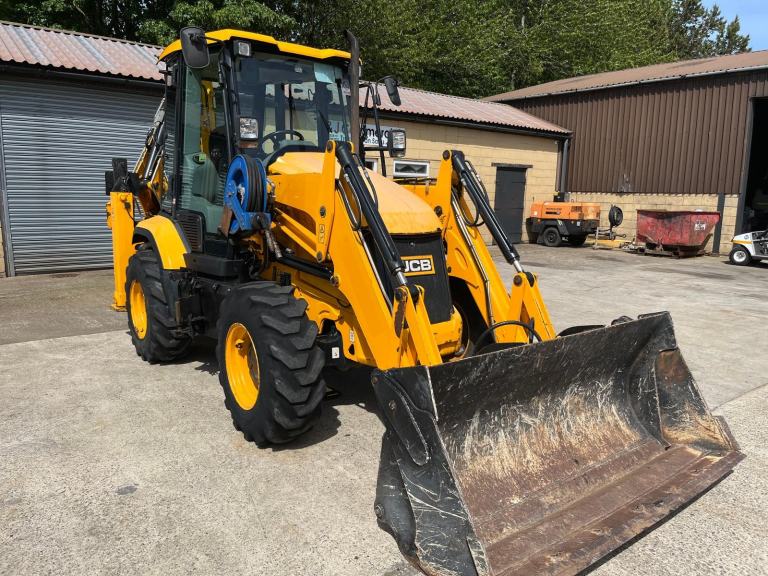 JCB 3CX 12L4WS compact digger direct council quick hitch