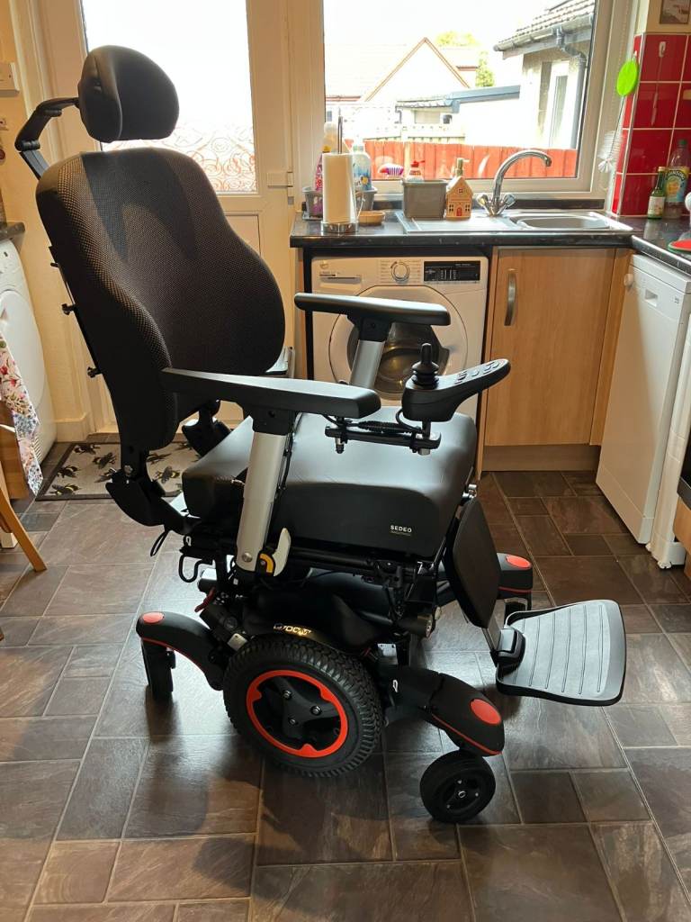 Q700 M SEDEO PRO Electric Wheelchair / Powerchair with Lift & Tilt 
