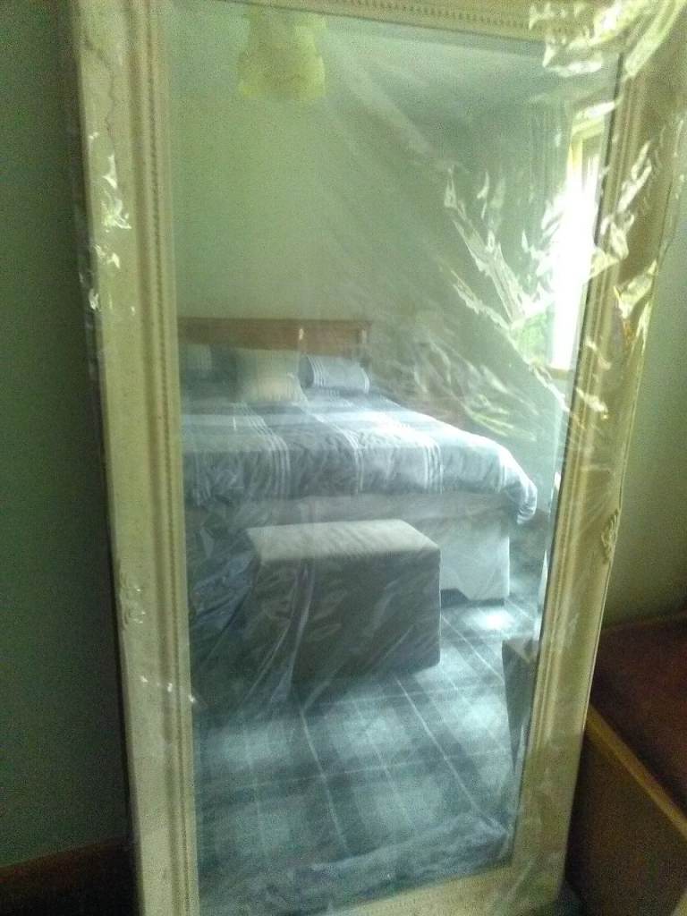 WALL MIRROR