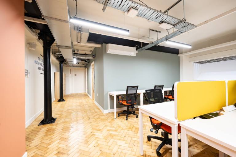 Leicester - LE1 5FQ \ Flexible Coworking Desk Space Available
