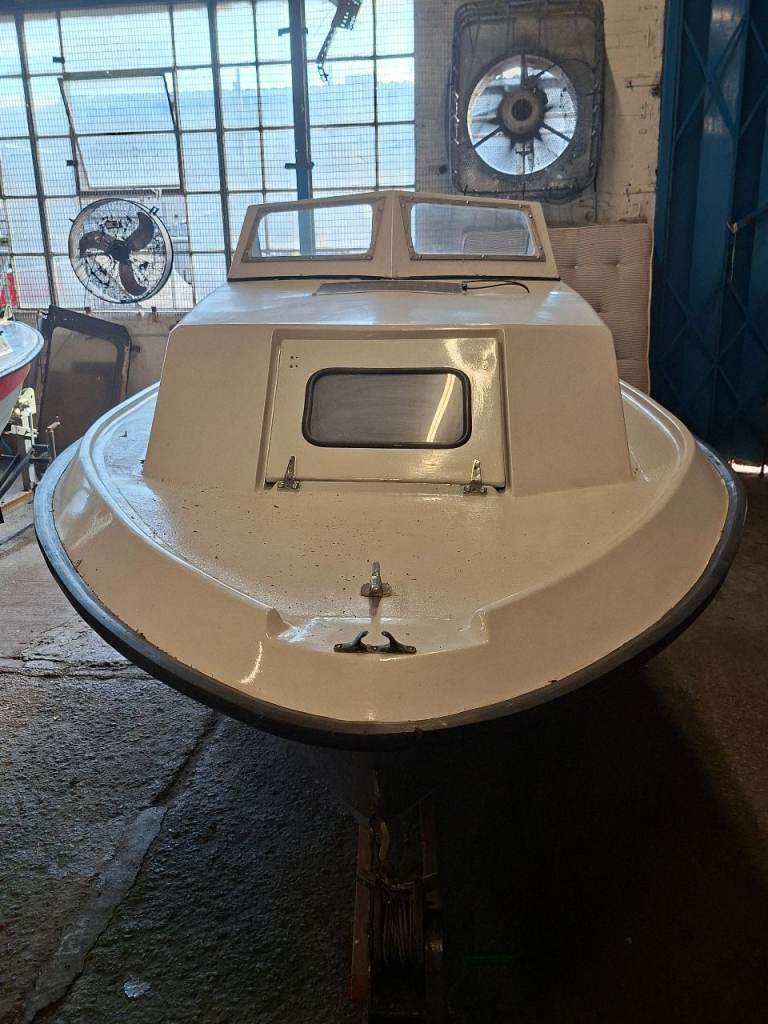 Boat for sale. Plus – Mercury 25hp – Twin Axle Trailer