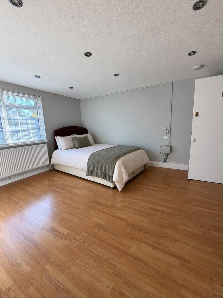 Double Room - DSS Tenants | Universal Credit Tenants welcome | Hayes UB3 