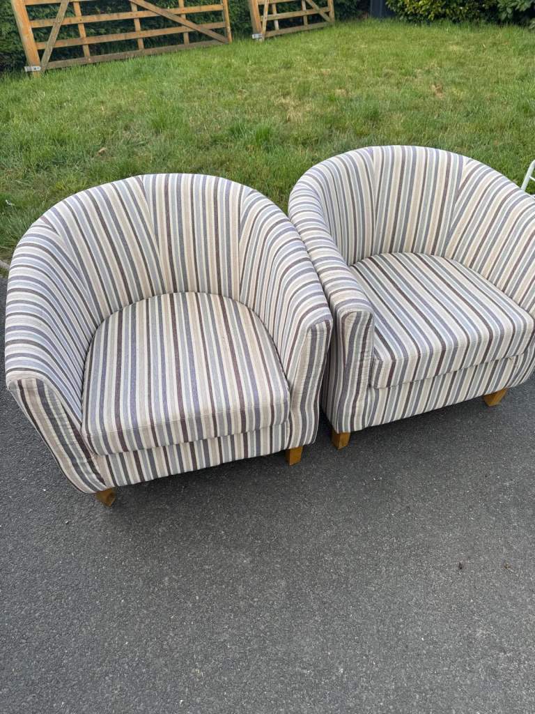 Set of 2 tub chairs