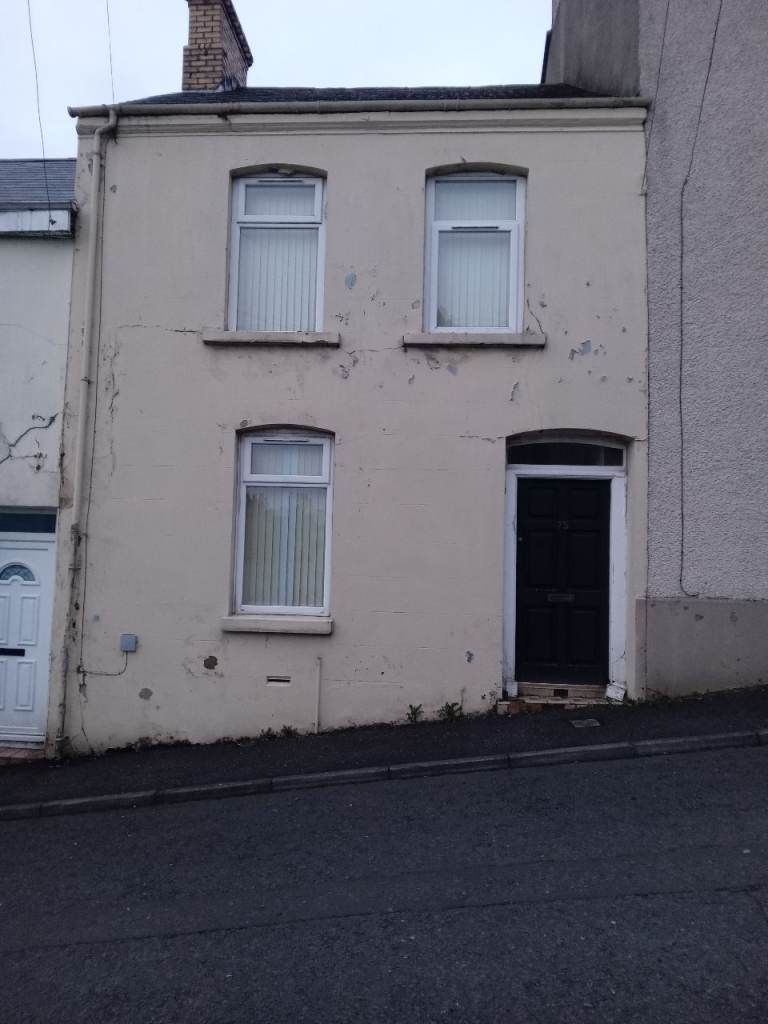 large terrace house violet street