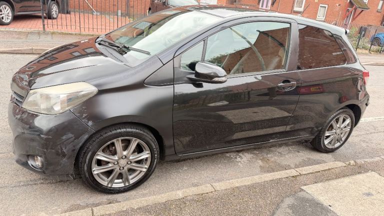 Toyota, YARIS, Hatchback, 2013, Manual, 1329 (cc), 3 doors