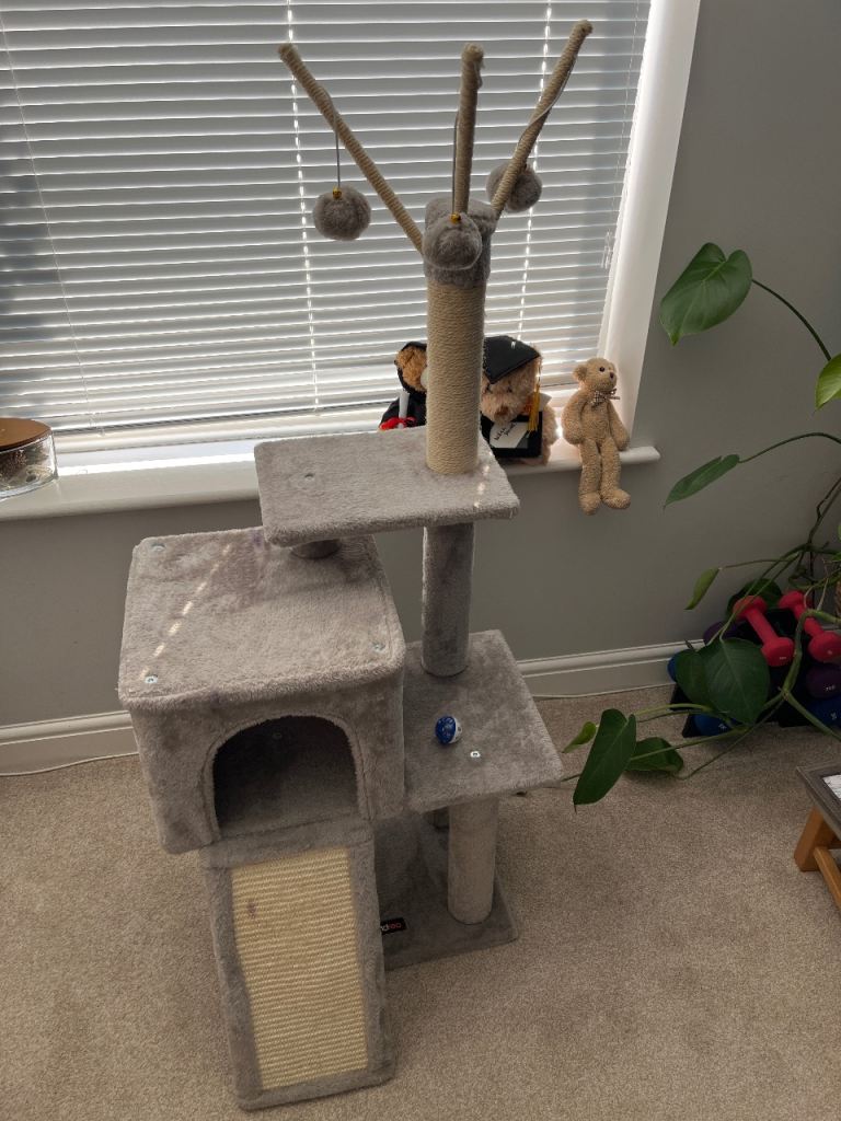 Feandrea cat tree