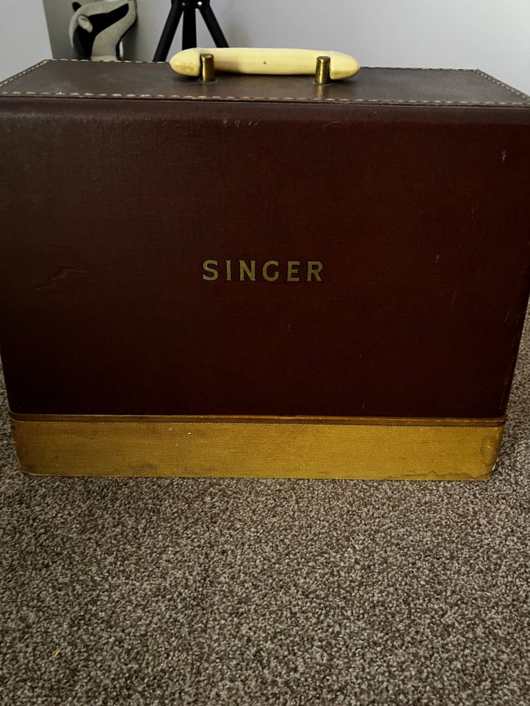 Singer sewing machine 185K Heavy Duty working 