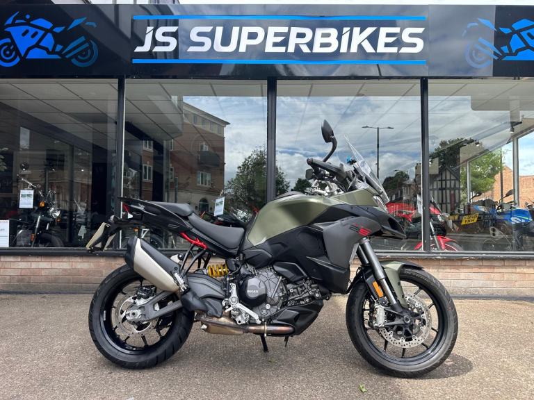 DUCATI MULTISTRADA V2 S 2025 - STORM GREEN, 422 MILES 
