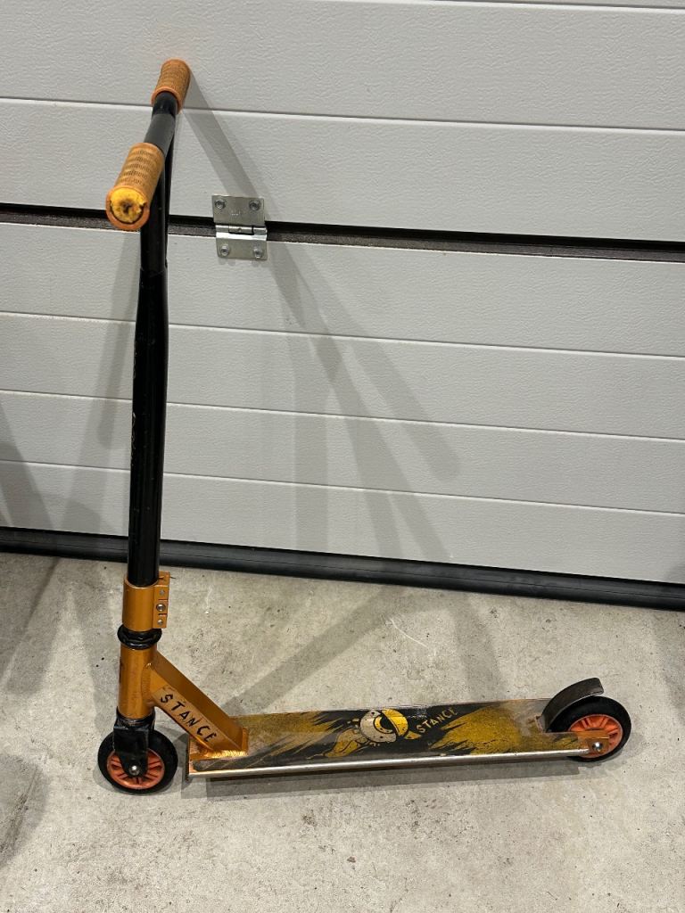 Mongoose stunt scooter 