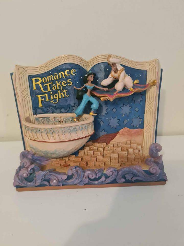 Aladdin Disney Showcase Collection Porcelain Ornament Romance Takes Flight