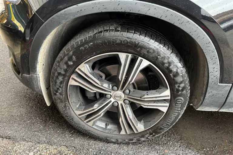 2020 Volvo XC40 2.0 D4 Inscription Pro SUV 5dr Diesel Auto AWD Euro 6 (s/s) (190 ps) SUV Diesel A...