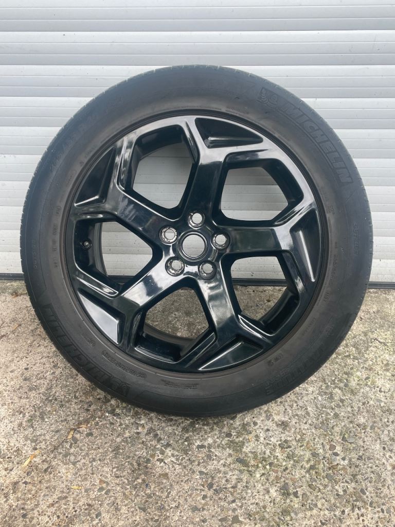 4 x LANDROVER WHEELS FOR SALE IN EXCELLENT CONDITION👍