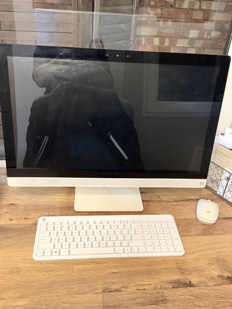HP 24” Touchscreen PC