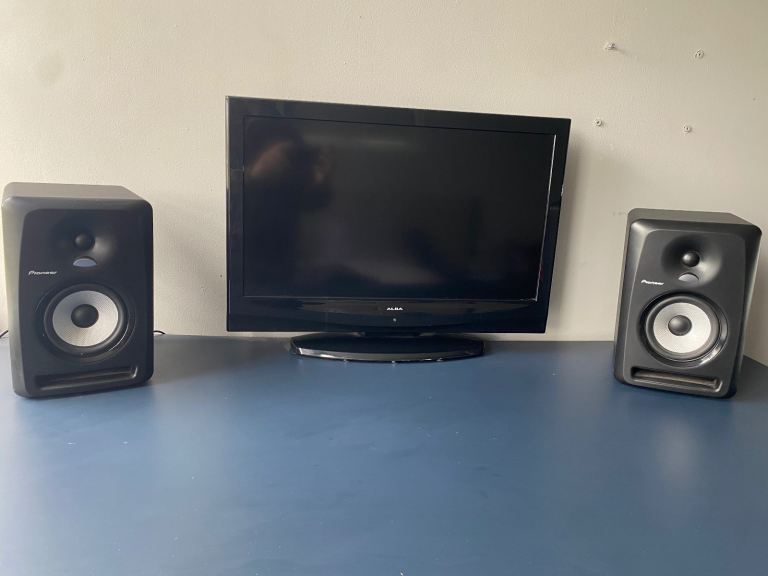 Pioneer speakers + TV