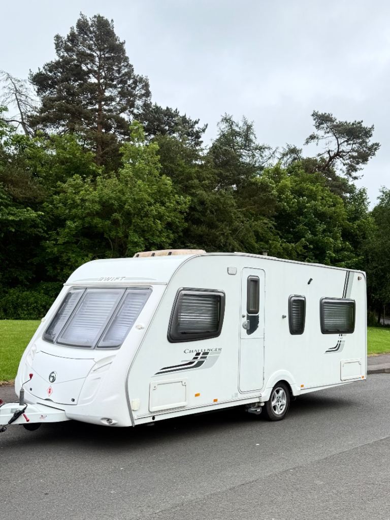 2010 4 Berth Swift challenger 540 FIXED BED