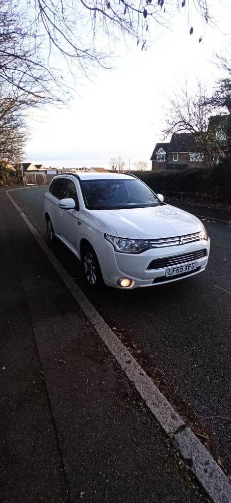 Mitsubishi, OUTLANDER, Estate, 2015, Other, 1998 (cc), 5 doors