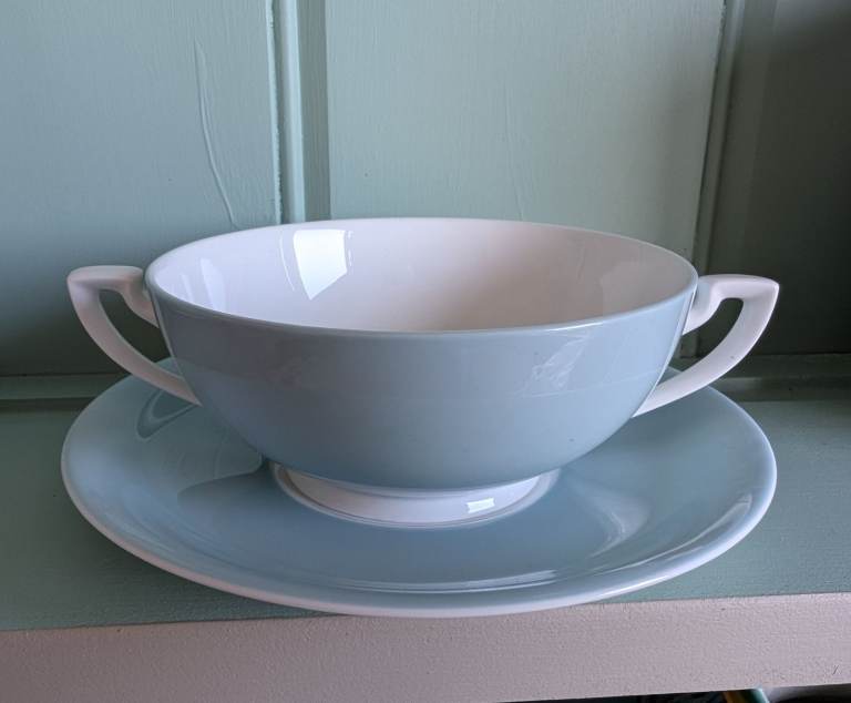 Art deco style dessert service