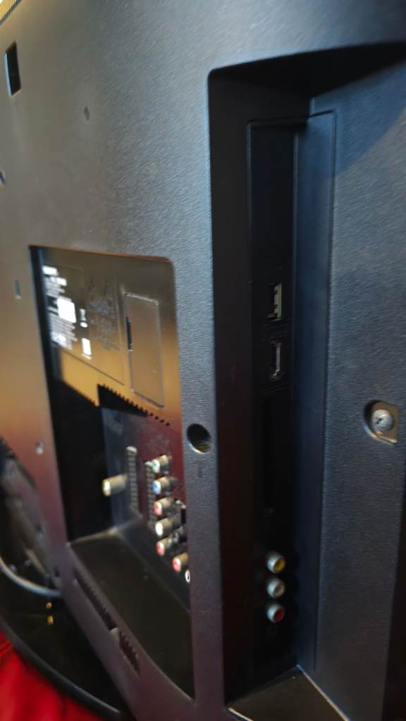 32" SONY TV / NOT SMART /