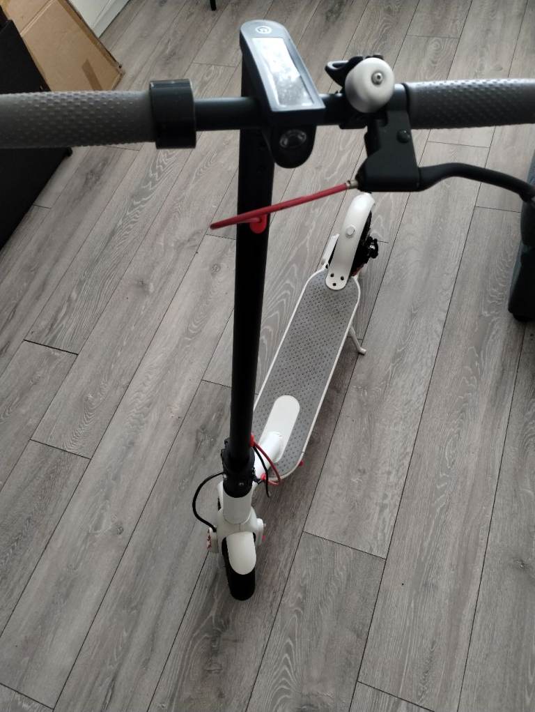 Electric scooter 