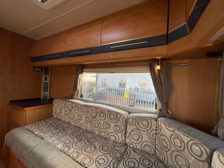 Auto-trail Arapaho 4 Berth 4 Belt End Lounge Motorhome automatic