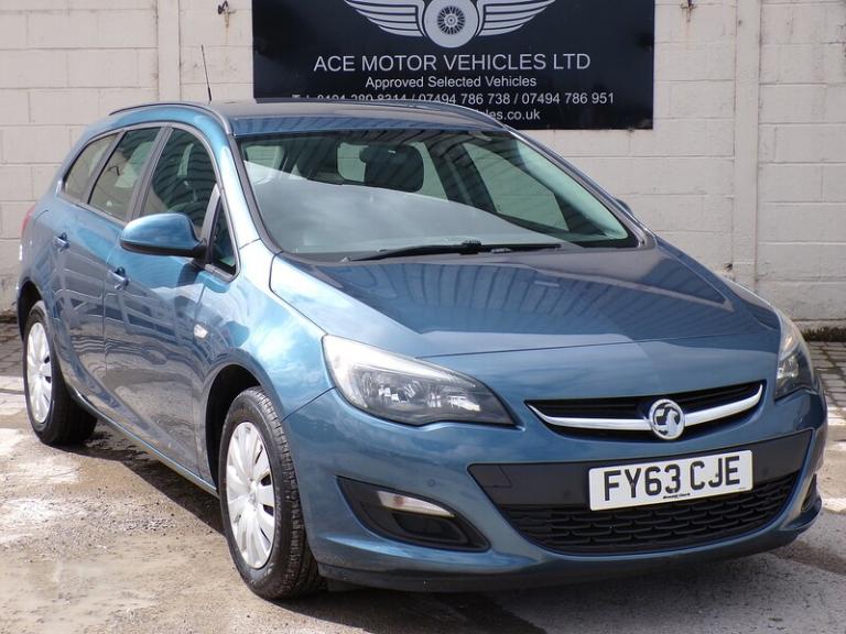 2013 Vauxhall Astra Exclusiv Estate Petrol Automatic