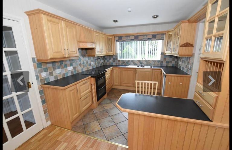     Complete Oak Fitted Kitchen + Appliances 