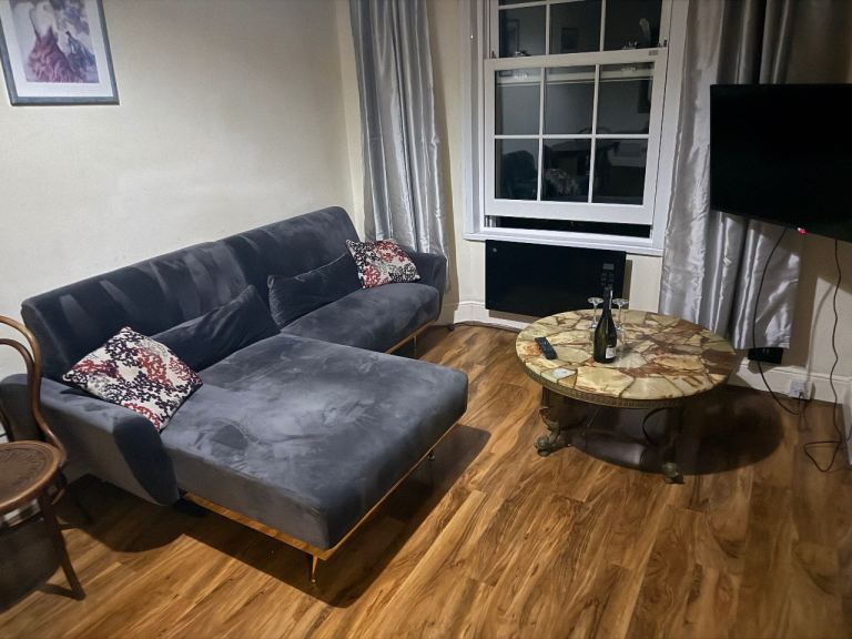 Studio apartment short term winter let no deposit no agents 