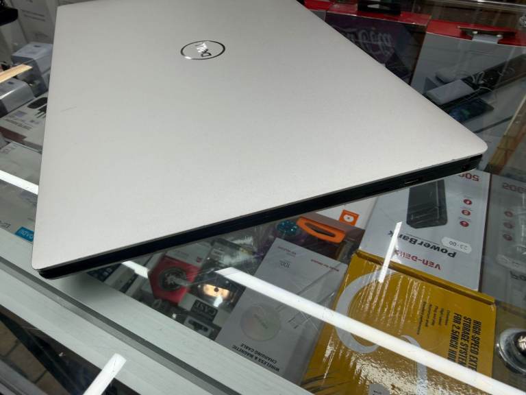 Dell XPS 13” 4K Touchscreen Laptop 🔹 Intel Core i7 – 8th Gen 16GB RAM/256GB SSD