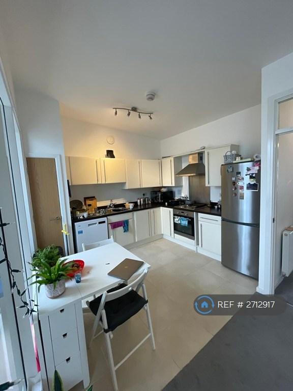 1 bedroom flat in Brent Road, London, E16 (1 bed) (#2712917)
