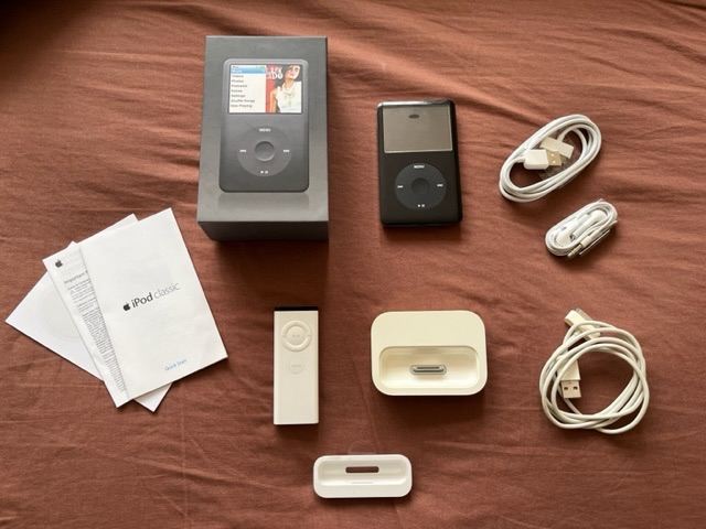 APPLE IPOD CLASSIC 80GB & DOCK w/REMOTE & ALTEC WIRELESS BT SPEAKER - BRAND NEW CONDITION!