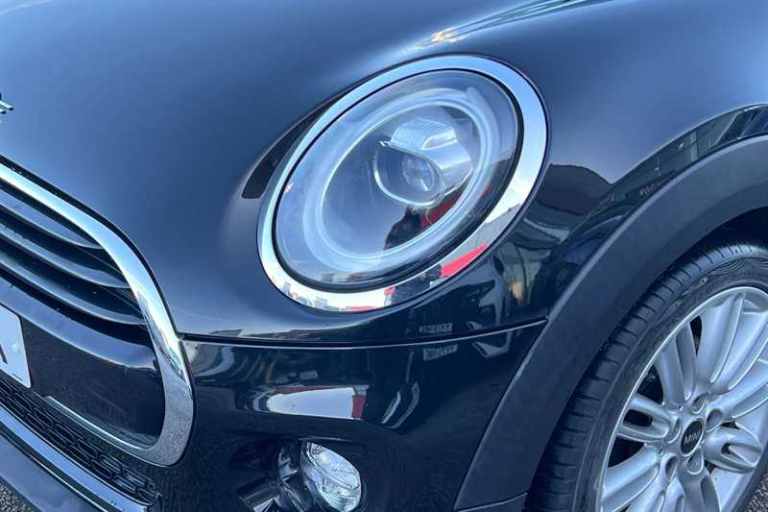 2018 MINI Hatch 1.5 Cooper Hatchback 3dr Petrol Steptronic Euro 6 (s/s) (136 ps) Hatchback Petrol...