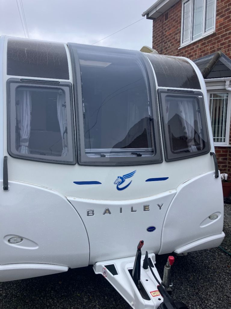 2016 Bailey Pegasus Verona fixed bed